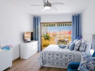 Prodej zrekonstruovaného apartmánu 1+kk s výhledem na moře, Costa Adeje, Tenerife