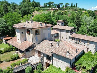 Prodej mezonetového bytu 4KK v luxusním historickém komplexu, Lago di Garda