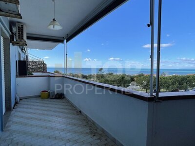 Prodej bytu 3KK s výhledem na moře, 200m od pláže, ve městě Scalea