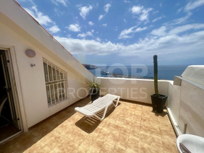 Prodej bytu 3+kk s nádherným výhledem na pláž a moře, Los Cristianos, Tenerife, Španělsko