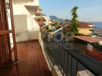 Prodej zrekonstruovaného bytu 3+kk s výhledem na moře, město Scalea, region Calabrie, ITA